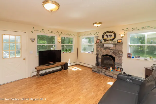 $475,000 | 513 Roberts Court, Hurley, NY 12443