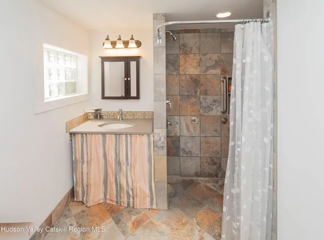 $475,000 | 513 Roberts Court, Hurley, NY 12443