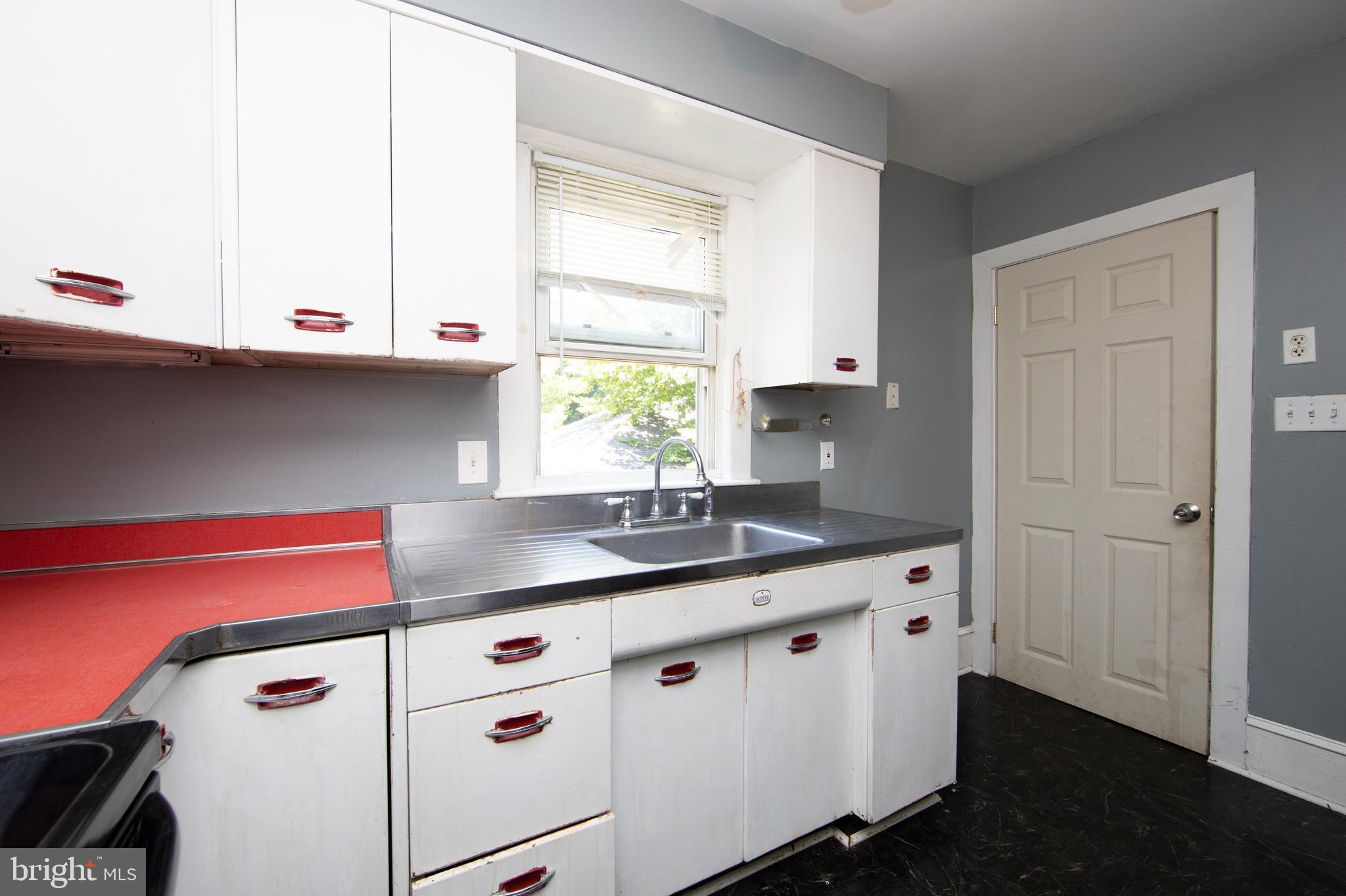 47 Spring Garden Street Lindenwold, NJ 08021 - Photo 11 of 26