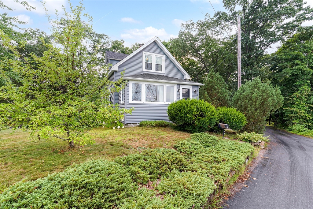 23 Venus Road Braintree, MA 02184 - Photo 3 of 21 Gallery Image 3