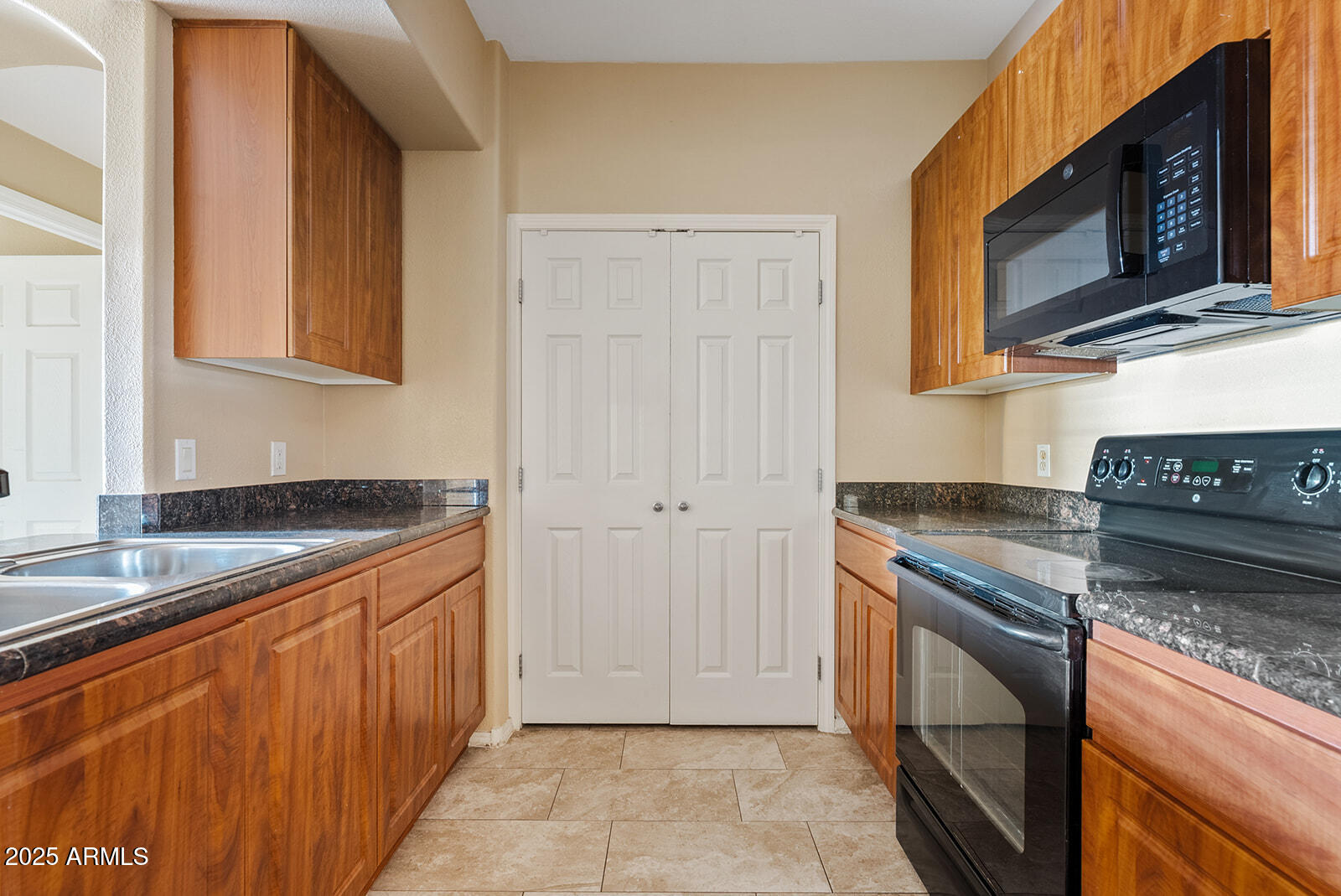 10136 East Southern Avenue, Unit 1052 Mesa, AZ 85209 - Photo 8 of 32 Kitchen 2
