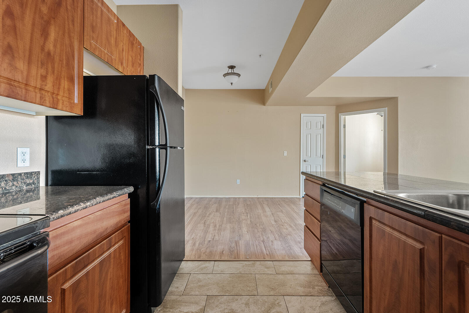 10136 East Southern Avenue, Unit 1052 Mesa, AZ 85209 - Photo 9 of 32 Kitchen 3