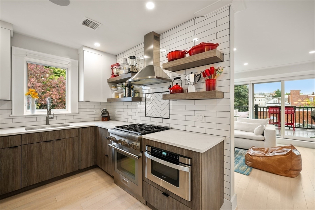 53 F Street, Unit 5 Boston, MA 02127 - Photo 12 of 29