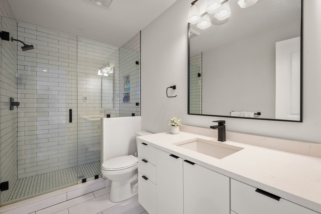 53 F Street, Unit 5 Boston, MA 02127 - Photo 18 of 29