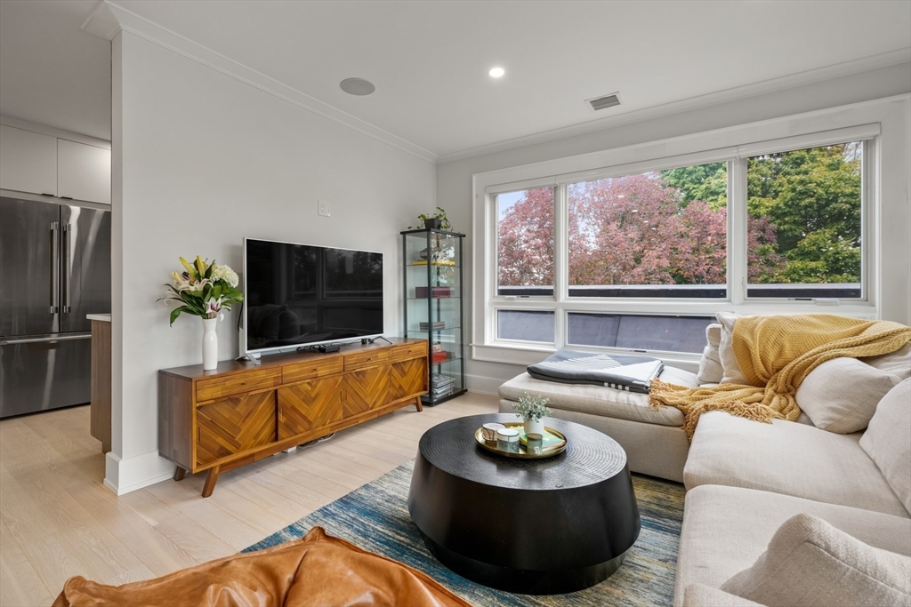 53 F Street, Unit 5 Boston, MA 02127 - Photo 4 of 29