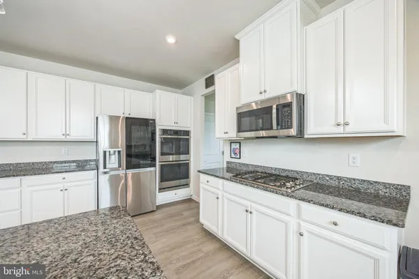 $699,900 | 82 Kingsberry Lane, Woodstown, NJ 08098