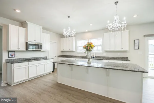 $699,900 | 82 Kingsberry Lane, Woodstown, NJ 08098