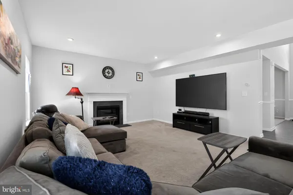 $699,900 | 82 Kingsberry Lane, Woodstown, NJ 08098