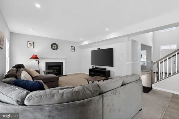 $699,900 | 82 Kingsberry Lane, Woodstown, NJ 08098