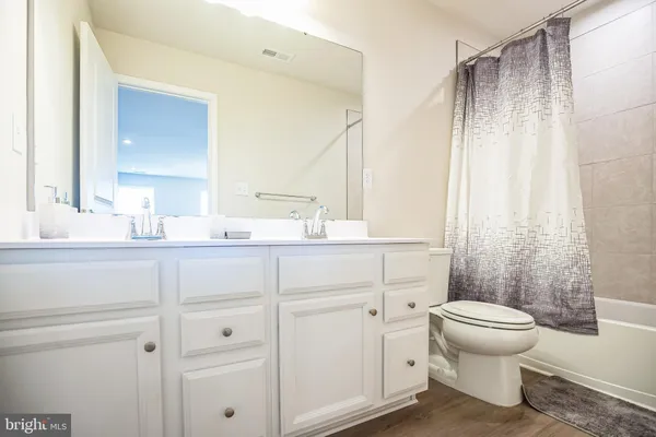 $699,900 | 82 Kingsberry Lane, Woodstown, NJ 08098