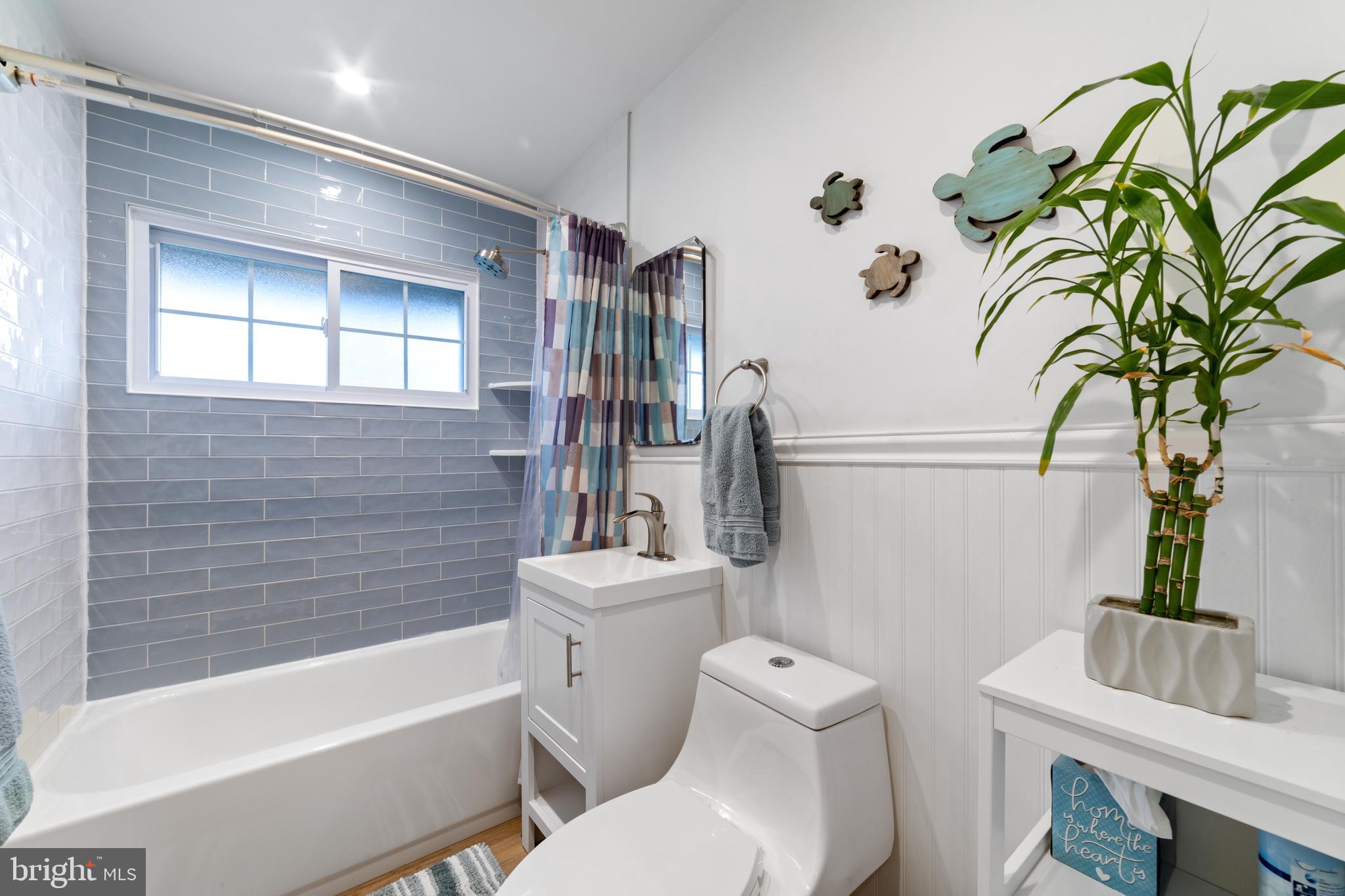 9320 Andover Road Philadelphia, PA 19114 - Photo 18 of 29 Full Bathroom- 1st Floor