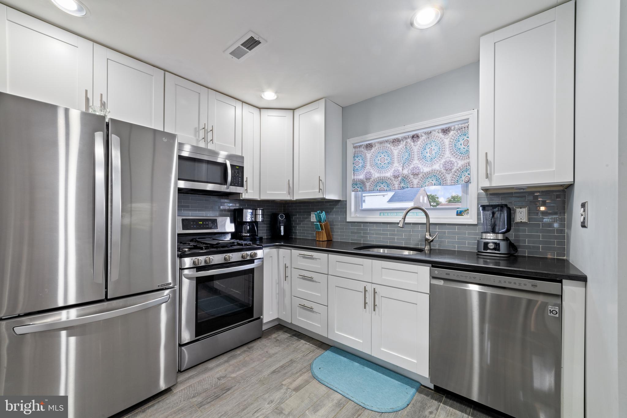 9320 Andover Road Philadelphia, PA 19114 - Photo 10 of 29 Kitchen