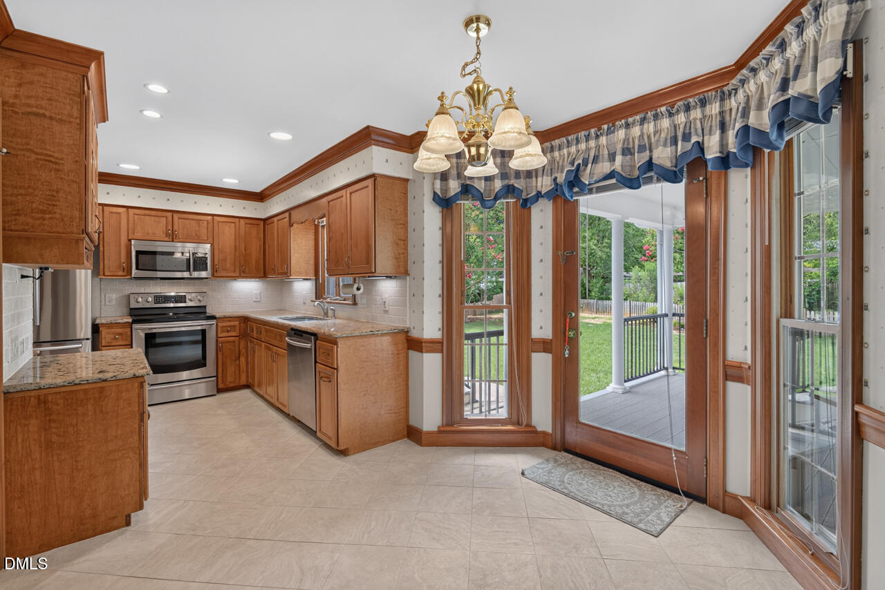 6125 Iris Drive Raleigh, NC 27612 - Photo 19 of 50 20