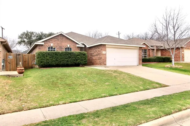 $1,870 | 4713 Barnhill Lane, Fort Worth, TX 76135