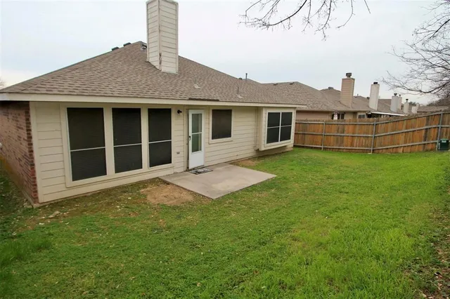 $1,870 | 4713 Barnhill Lane, Fort Worth, TX 76135