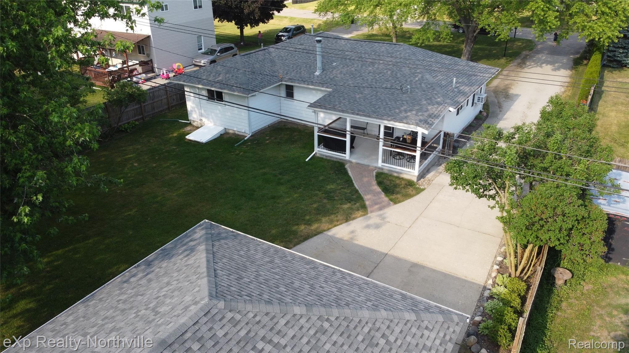 2722 Culbertson Avenue Rochester, MI 48307 - Photo 35 of 44 org_00ca27806d04df45_1592518818000.jpg