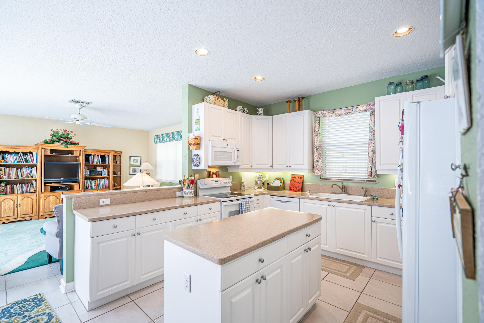 1665 Southwest 2nd Avenue Boca Raton, FL 33432 - Photo 11 of 31 kitchen/family room