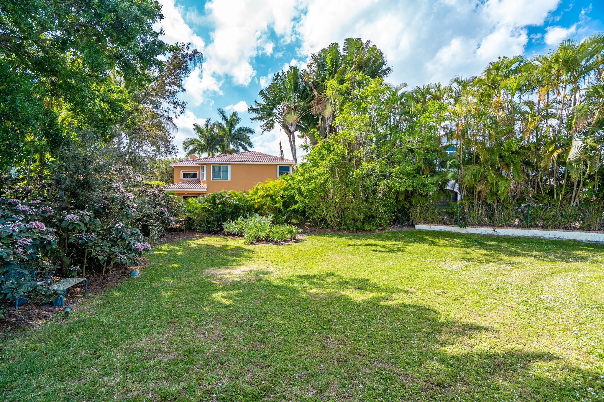 1665 Southwest 2nd Avenue Boca Raton, FL 33432 - Photo 27 of 31 side yard