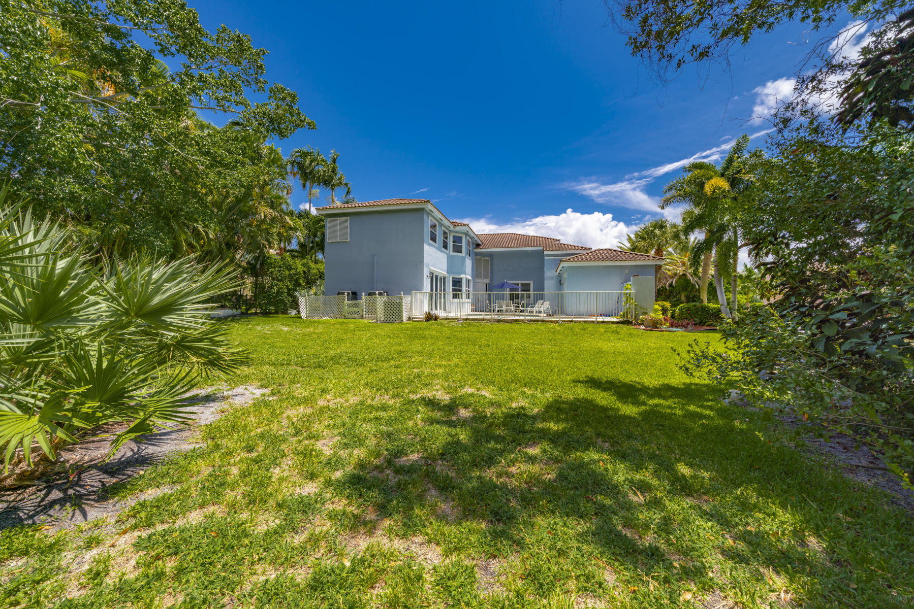 1665 Southwest 2nd Avenue Boca Raton, FL 33432 - Photo 28 of 31 side yard
