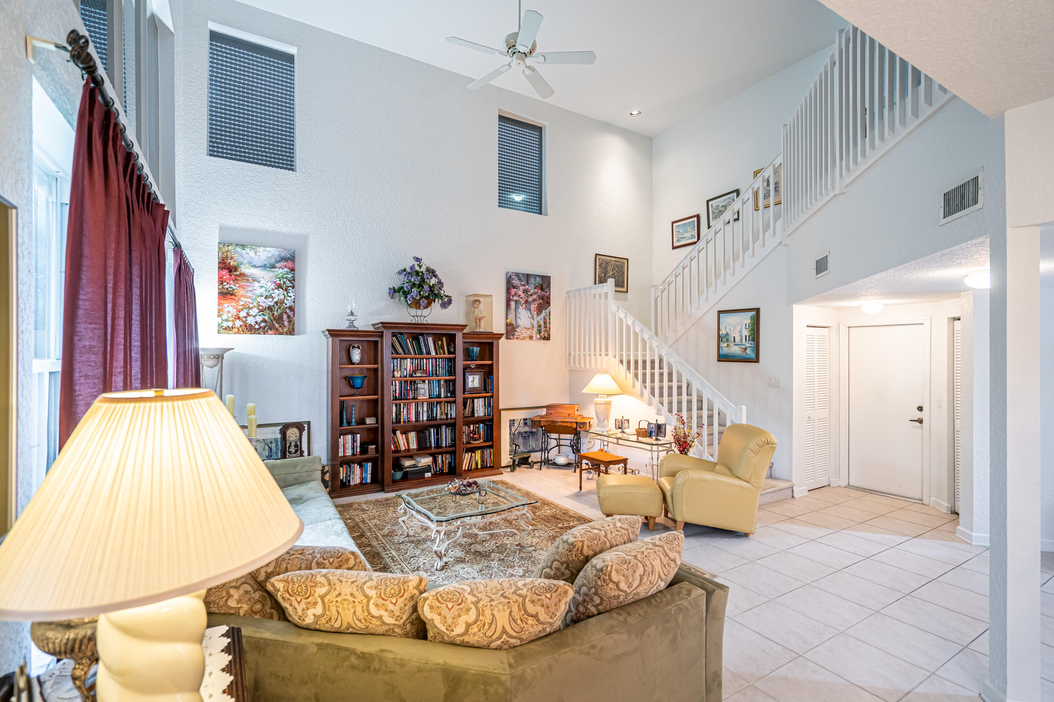 1665 Southwest 2nd Avenue Boca Raton, FL 33432 - Photo 5 of 31 living room