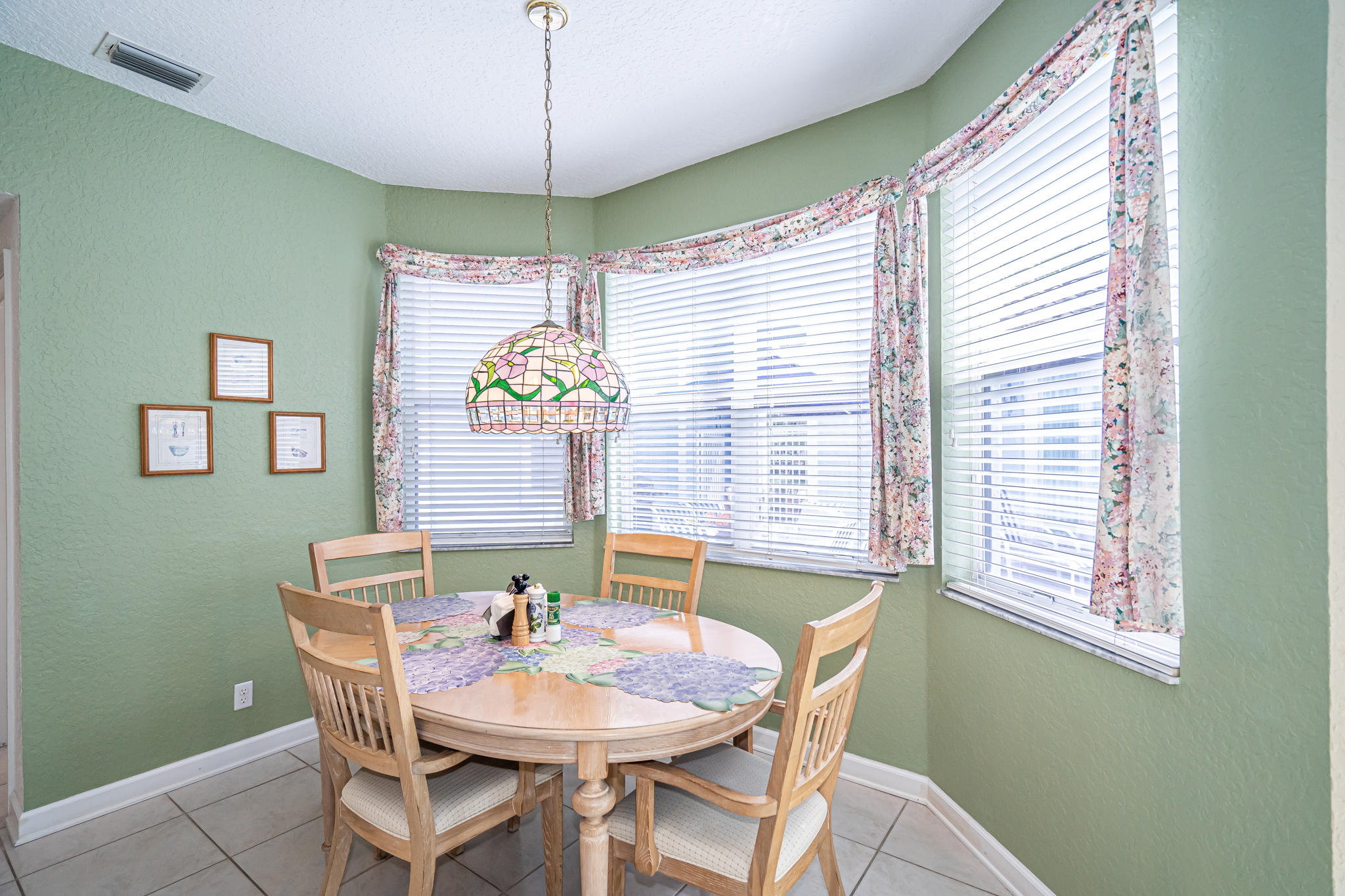 1665 Southwest 2nd Avenue Boca Raton, FL 33432 - Photo 10 of 31 breakfast area