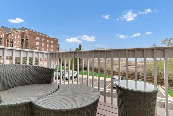 $429,900 | 320 West Wood Street, Palatine, IL 60067