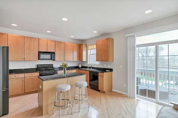 $429,900 | 320 West Wood Street, Palatine, IL 60067