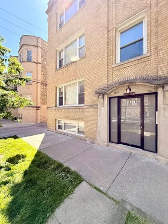 $134,900 | 2315 West Rosemont Avenue, Unit G, Chicago, IL 60659