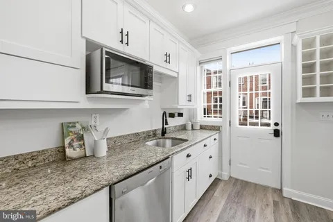 $680,000 | 216 Ascot Place Northeast, Washington, DC 20002