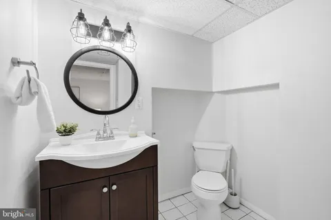 $680,000 | 216 Ascot Place Northeast, Washington, DC 20002