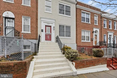 $680,000 | 216 Ascot Place Northeast, Washington, DC 20002