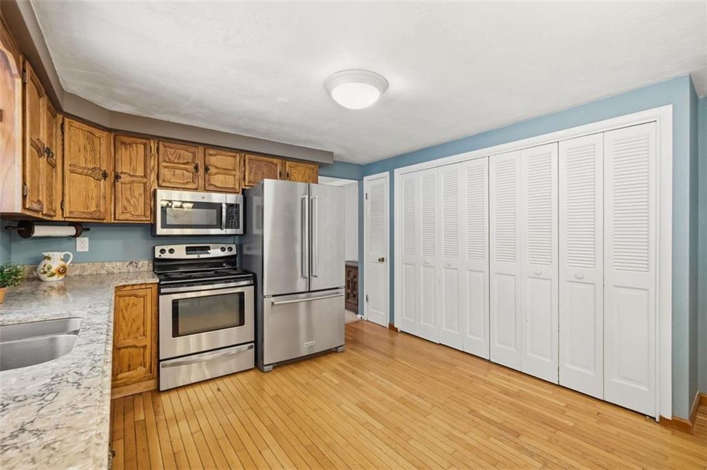 21 West Hillcrest Road Eighty Four, PA 15330 - Photo 23 of 48