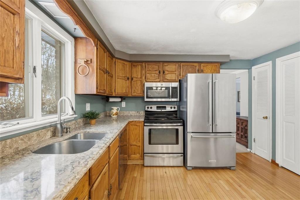 21 West Hillcrest Road Eighty Four, PA 15330 - Photo 24 of 48
