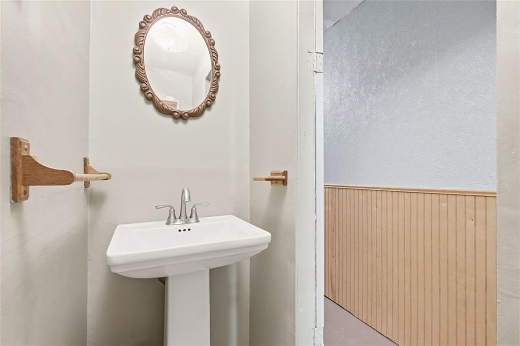 21 West Hillcrest Road Eighty Four, PA 15330 - Photo 41 of 48