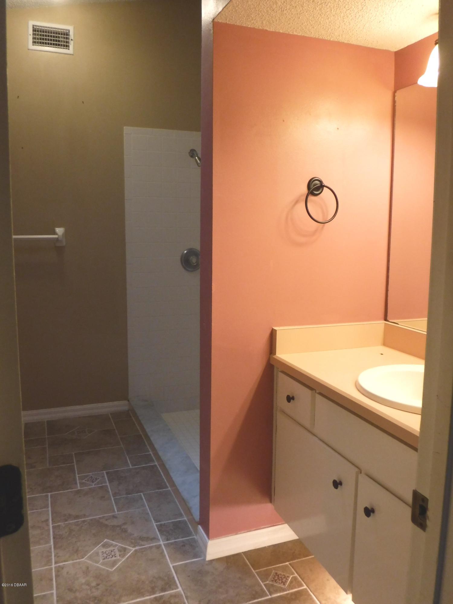 3643 Old Hammock Road Port Orange, FL 32129 - Photo 11 of 22 Master Bathroom