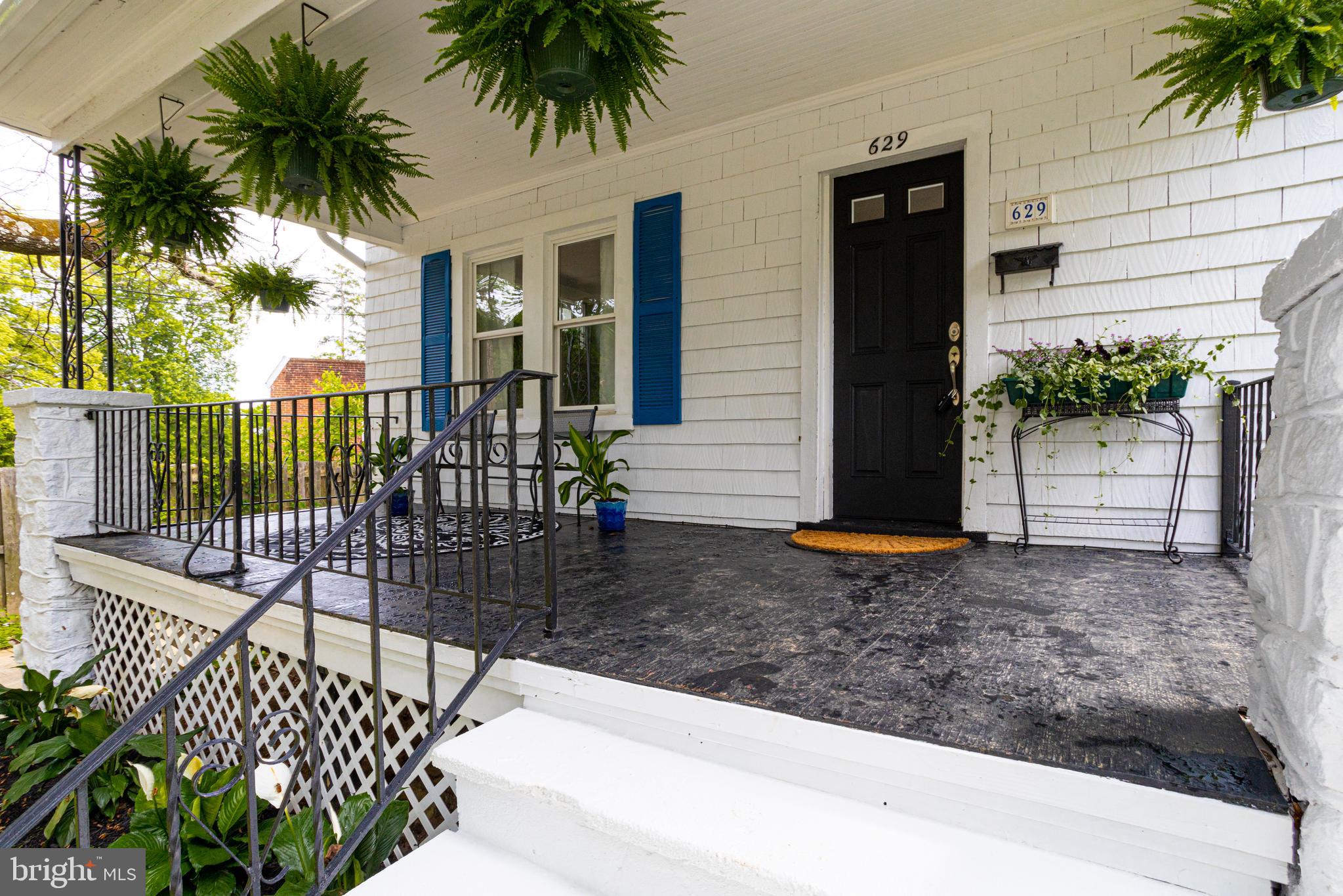 629 St Dunstans Road Baltimore, MD 21212 - Photo 3 of 46 Huge front porch