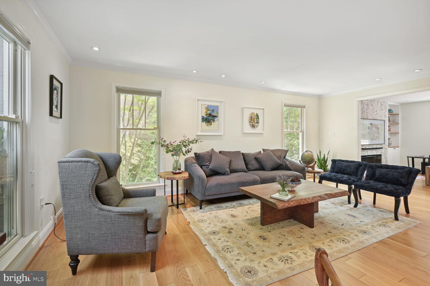 4208 Maple Terrace Chevy Chase, MD 20815 - Photo 3 of 27 Living room