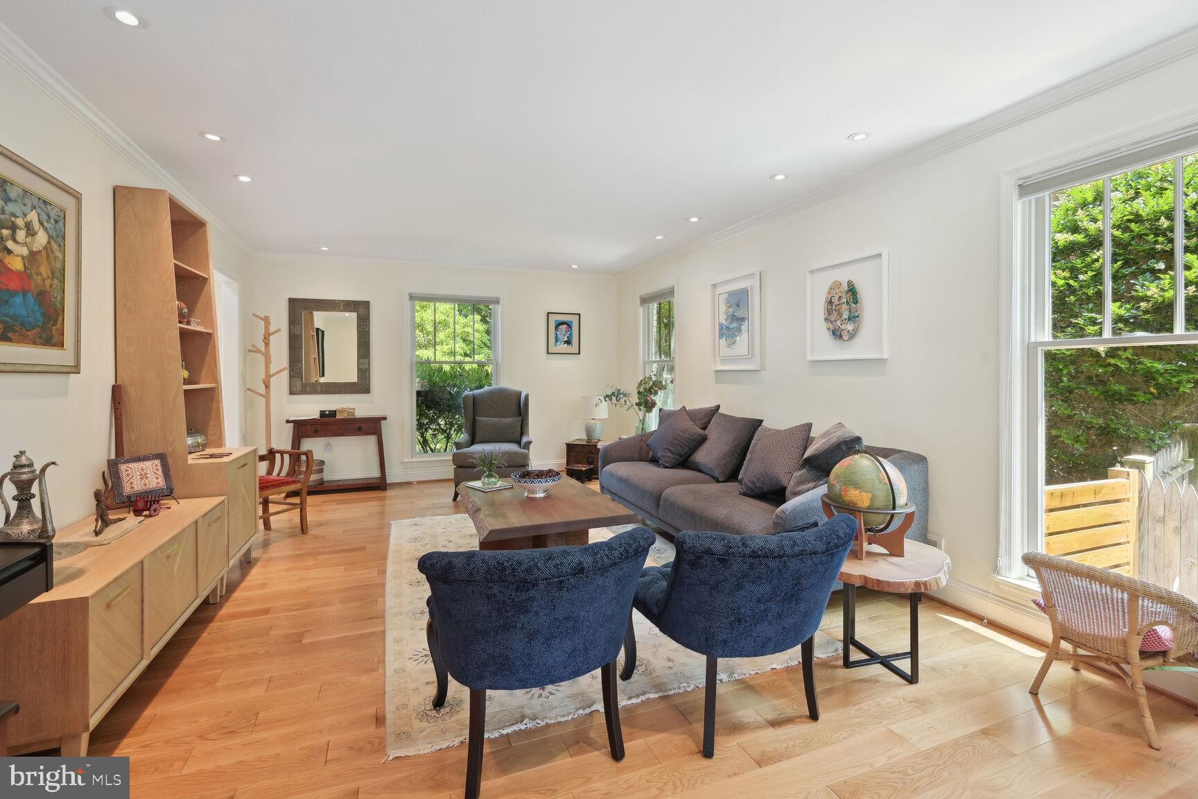 4208 Maple Terrace Chevy Chase, MD 20815 - Photo 4 of 27 Living room