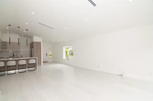 $4,300 | 4420 Dogwood Circle, Unit 4420, Weston, FL 33331