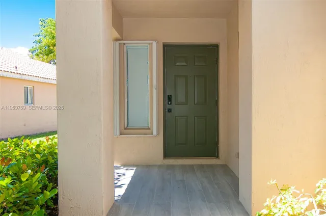 $4,300 | 4420 Dogwood Circle, Unit 4420, Weston, FL 33331