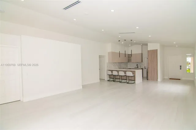 $4,300 | 4420 Dogwood Circle, Unit 4420, Weston, FL 33331