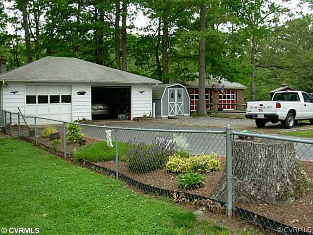 6206 La France Road Sandston, VA 23150 - Photo 9 of 12 Yard/Garden