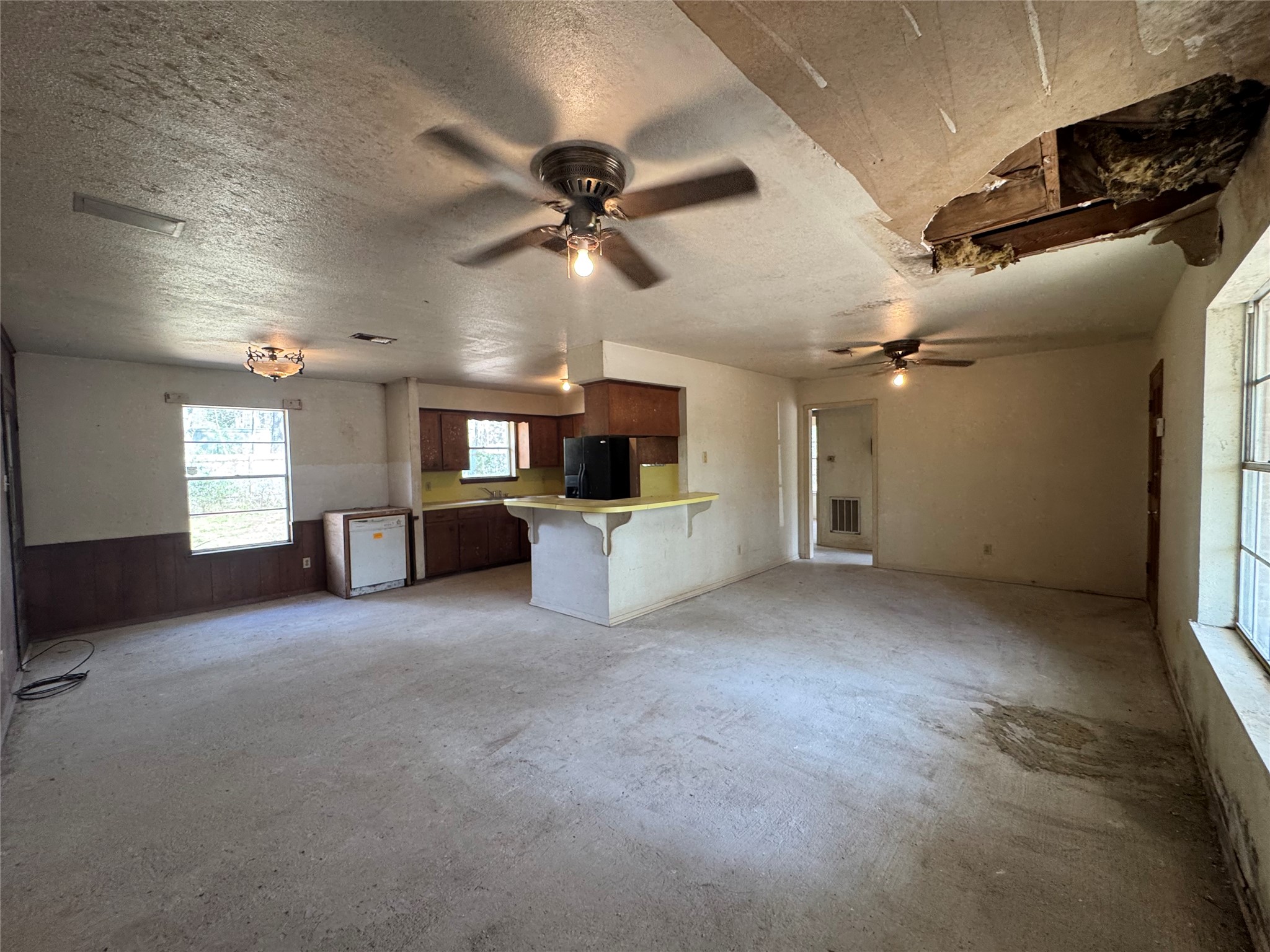317 Bob Wills Road Livingston, TX 77351 - Photo 24 of 24 a view of a livingroom with a kitchen