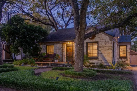 $379,000 | 2519 West 10th Street, Dallas, TX 75211