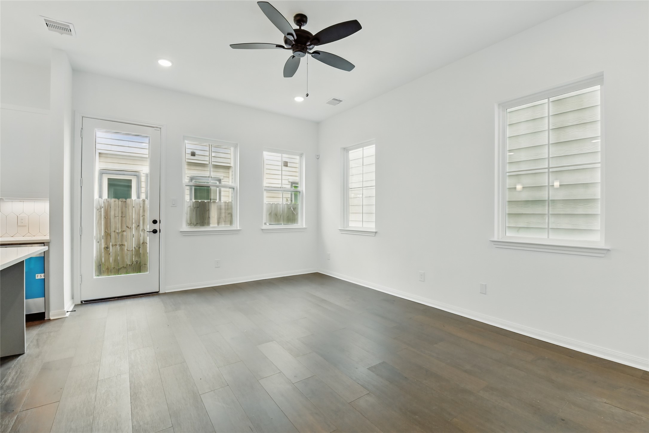 9902 Clark Road, Unit I Houston, TX 77076 - Photo 16 of 47