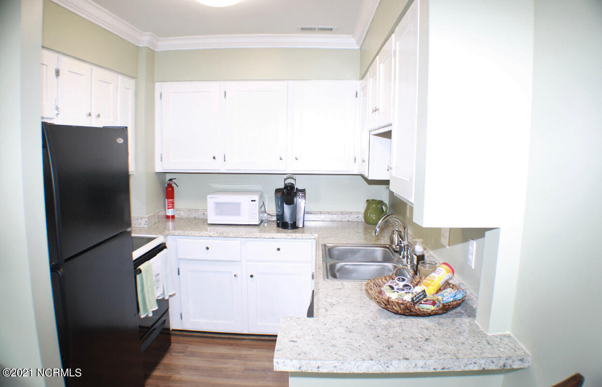 39 Roberts Road, Unit 1 Hampstead, NC 28443 - Photo 10 of 15 IMG-2224