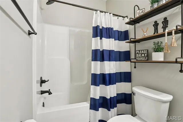 $488,000 | 8446 Herrick Park Drive, Troy, IL 62294