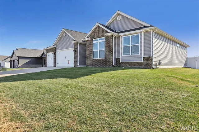 $488,000 | 8446 Herrick Park Drive, Troy, IL 62294