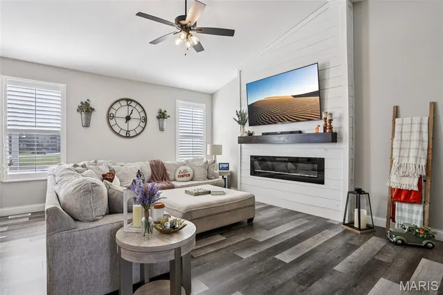 $488,000 | 8446 Herrick Park Drive, Troy, IL 62294