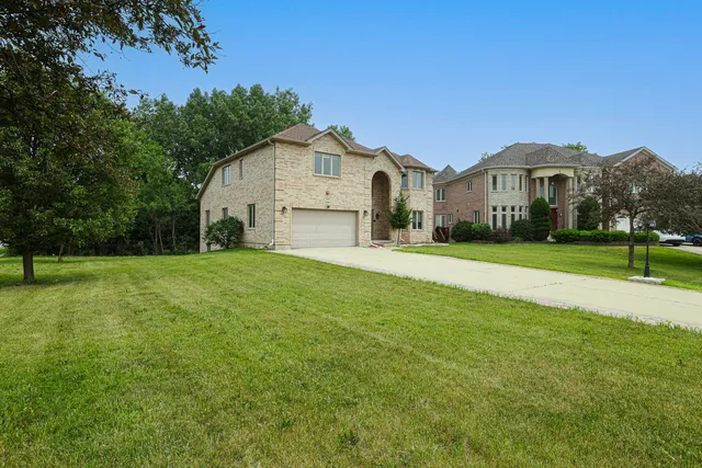 $789,000 | 200 Ahmed Court, Glendale Heights, IL 60139